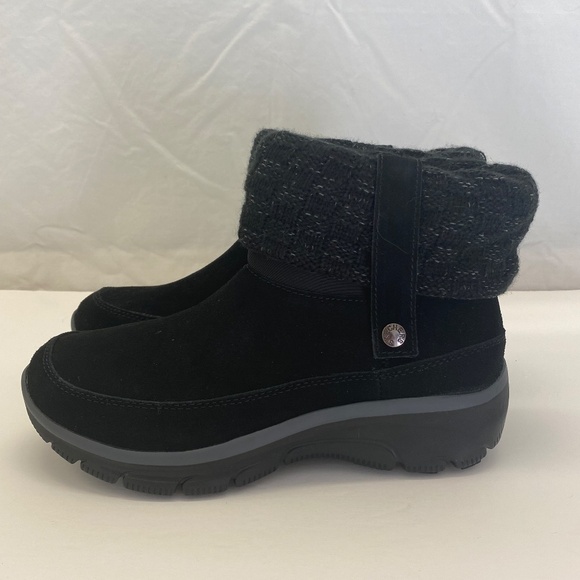 NWT Skechers - Memory Foam Boot - Water Repellent - Women's Size 7 (Free Gift!) - Picture 6 of 11